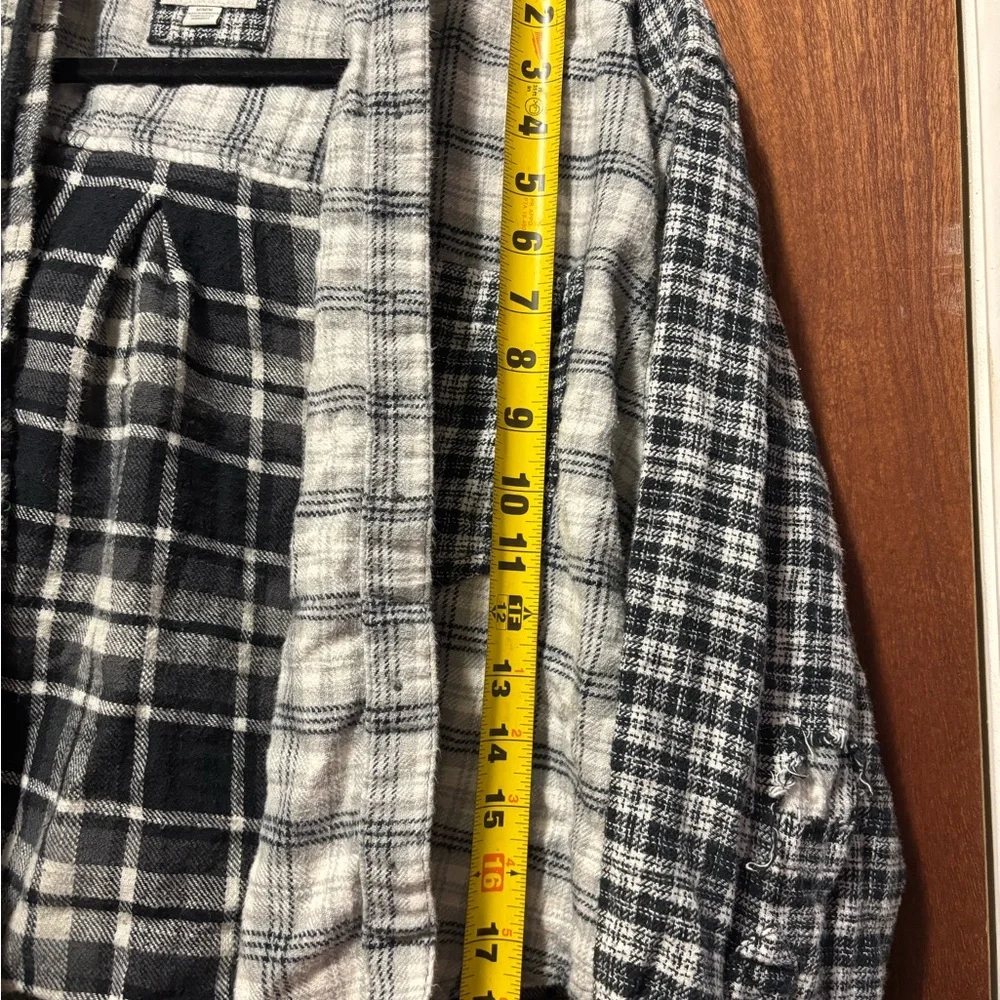 Women's American Eagle plaid button down jacket